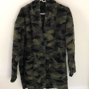 American eagle Camo Sherpa jacket